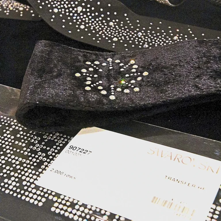 Curtain-with-Swarovski-Crystals-Curtains-and-drapes-decorus-Curtains-Dubaiuaeae